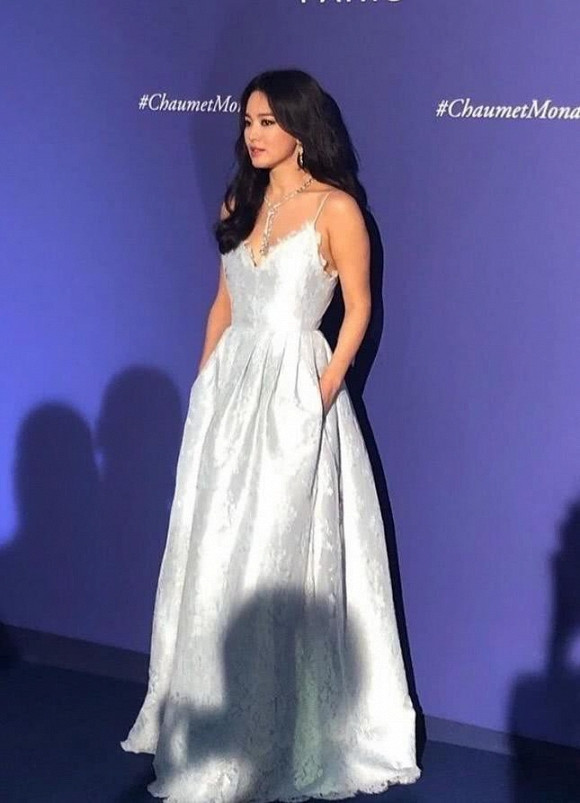 Song Hye Kyo la loi vay ao, dat show sau ly hon Song Joong Ki-Hinh-3