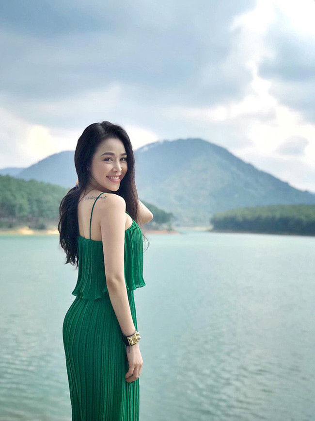 Với sự nổi tiếng của người bạn trai qua vai Dũng của "Về nhà đi con", chắc chắn Hằng Phạm sẽ được chú ý nhiều hơn.