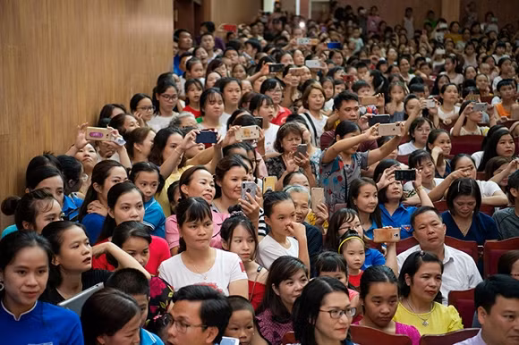 Với sự ủng hộ của đông đảo khán giả, hi vọng rằng tân hoa hậu Lương Thùy Linh đã có cho mình nguồn động lực dồi dào để tiếp tục tiến bước, ghi tên mình vào bản đồ nhan sắc thế giới tại Miss World 2019.