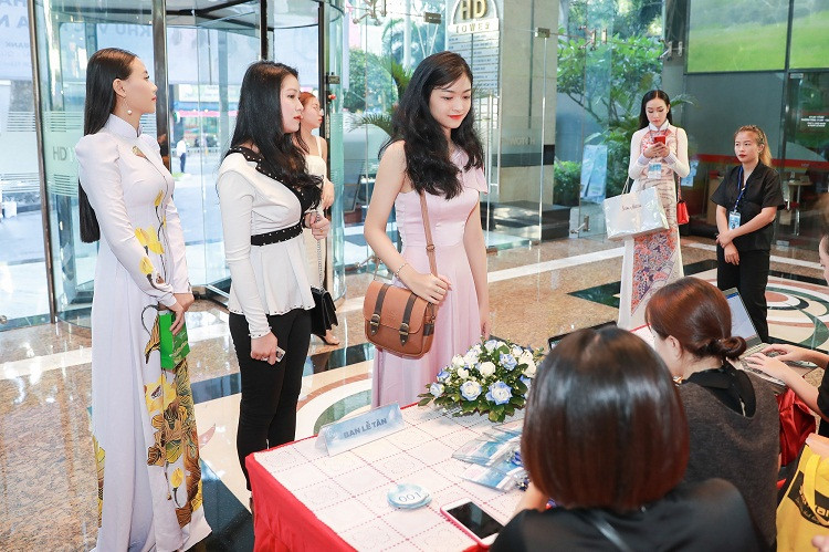 Cuộc thi Miss World Việt Nam 2019 thu hút đông đảo thí sinh tham gia. Nhiều thí sinh có nhan sắc nổi bật, cuốn hút. 