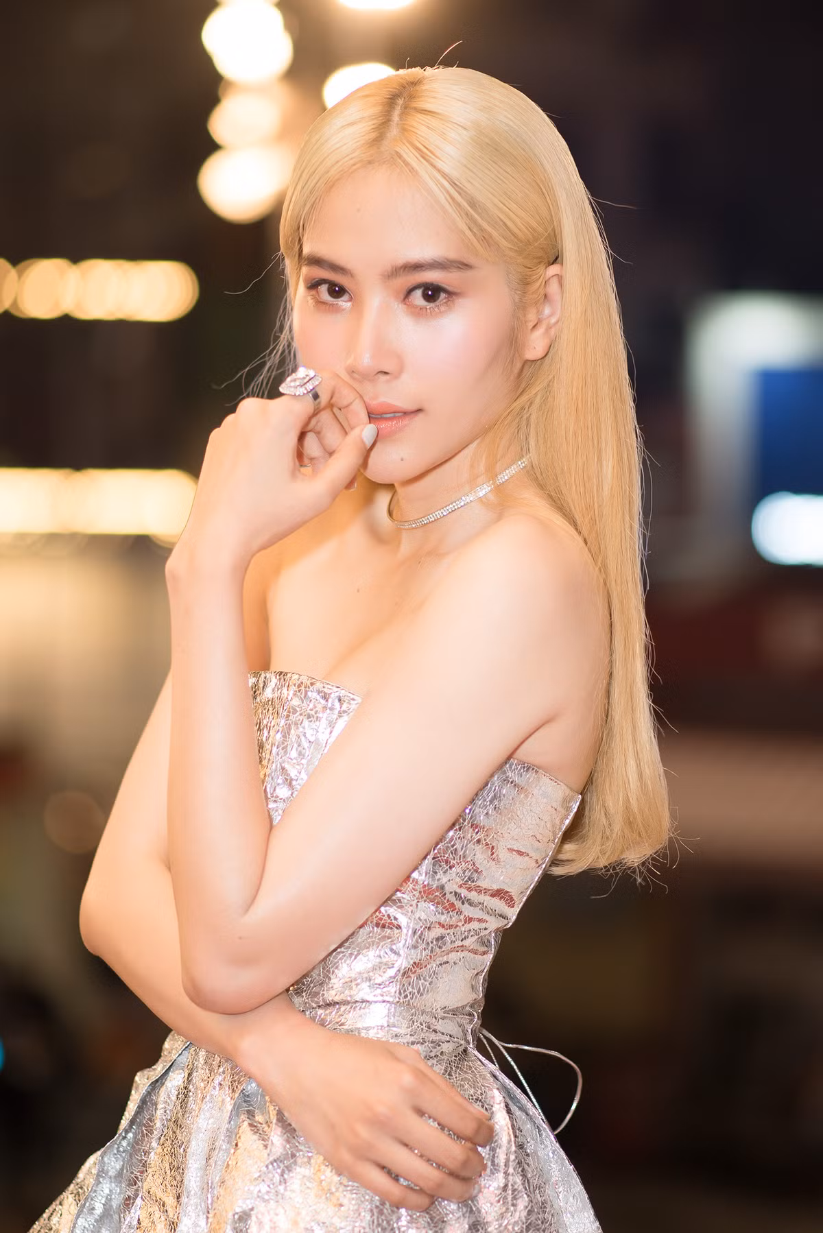 Với kinh nghiệm khi đăng quang Hoa khôi đồng bằng sông Cửu Long và Top 8 Hoa hậu Trái đất 2016, người hâm mộ hy vọng rằng Nam Em sẽ tiếp tục chinh chiến tại một đấu trường nhan sắc quốc tế. Ngoài việc trau dồi thêm kỹ năng tiếng Anh, Nam Em đang ấp ủ thêm nhiều dự án khác. Trước đó, Nam Em tham gia phim "Lô tô" và cho ra nhiều sản phẩm âm nhạc.