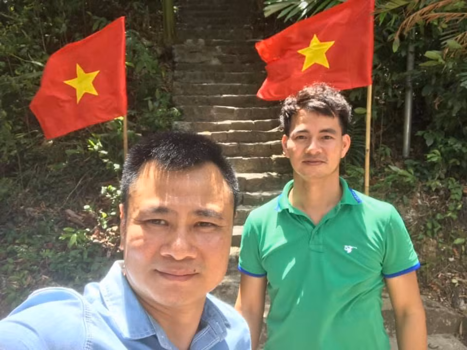 Nhiều đồng nghiệp và khán giả cũng gửi lời chúc mừng sinh nhật Xuân Bắc ở phần bình luận. Nghệ sĩ Lan Hương viết: "Sinh nhật một ông em cơ mà chúc mừng cả hai ông em luôn nhá. Vì tuy hai nhưng mà chúng gắn bó như một vậy! Chúng nó là cặp đôi hoàn hảo đúng nghĩa".