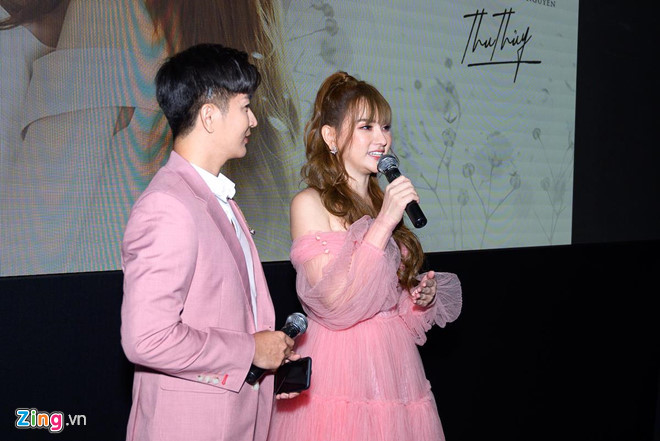 Nói về áp lực làm mẹ đơn thân, ca sĩ Thu Thuỷ thừa nhận bản thân luôn phải đối diện. Nhưng con trai chính là “phép màu” giúp cô có động lực nhiều hơn trong cuộc sống, sẵn sàng đối diện với biến cố.