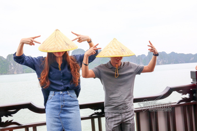 Khi được hỏi, liệu cả hai sẽ chọn chiếc siêu xe nào để rước dâu? Thu Trang cho hay lúc đó sẽ lựa chọn theo cảm xúc.