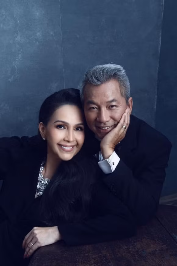 Diem My duoc chong dai gia tang nhan kim cuong 5 ty-Hinh-3