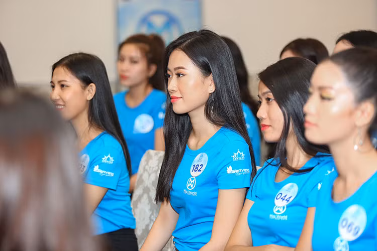 Tại đây, dàn thí sinh đã có những hoạt động đầu tiên trong hành trình chinh phục vương miện.