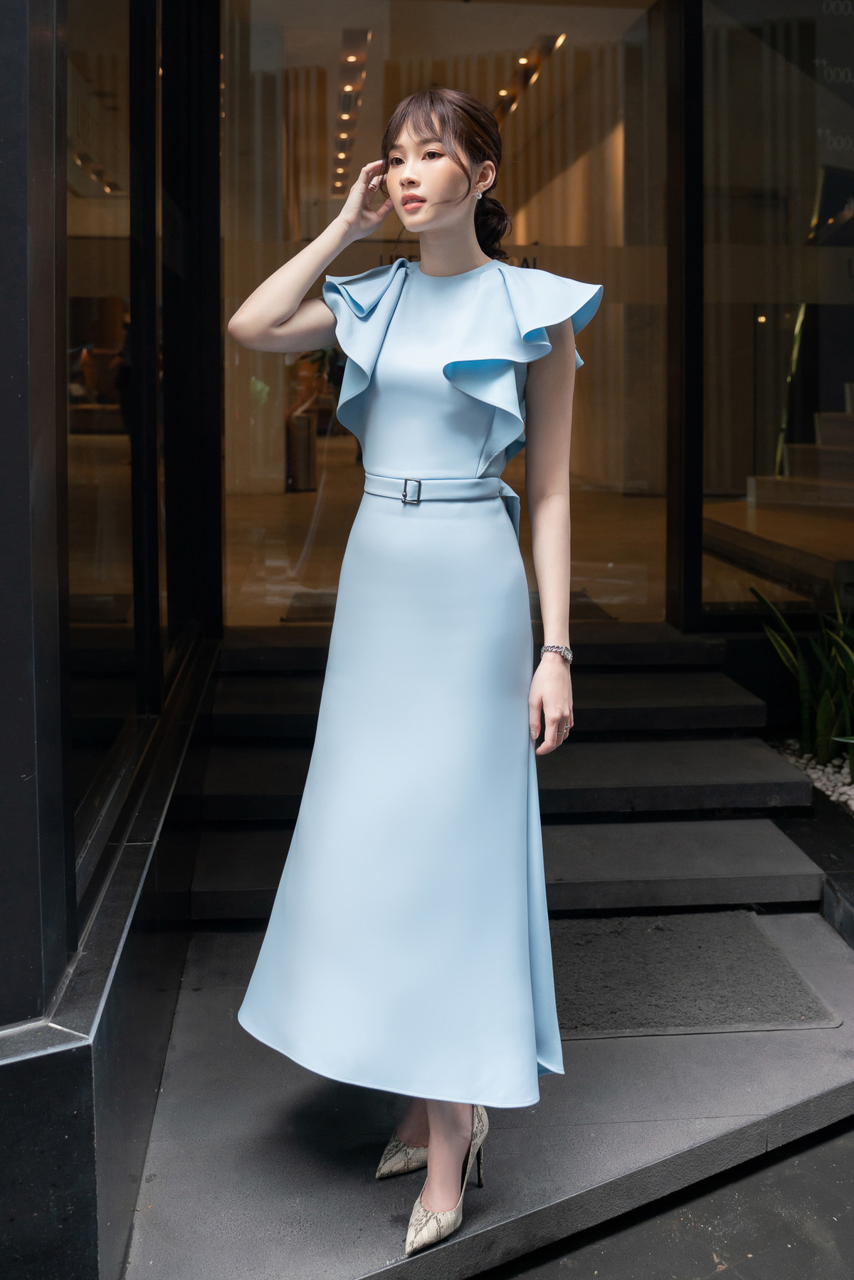 Dù là "gái một con" nhưng nàng Hoa hậu Việt Nam 2012 ngày càng xinh đẹp khiến nhiều người ngưỡng mộ.