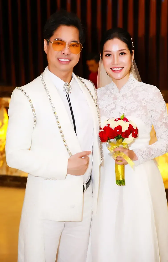 Đúng ngày Thất tịch (7/7 Âm lịch), Ngọc Sơn tiết lộ, cô dâu bí ẩn trong bộ ảnh cưới chụp cùng anh là Trương Lynh - học trò của nam ca sĩ từ chương trình “Thần tượng Bolero”.