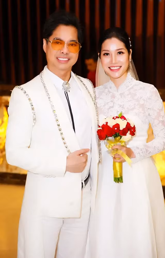 Đúng ngày Thất tịch (7/7 Âm lịch), Ngọc Sơn tiết lộ, cô dâu bí ẩn trong bộ ảnh cưới chụp cùng anh là Trương Lynh - học trò của nam ca sĩ từ chương trình “Thần tượng Bolero”.