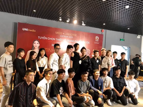 “Ban tho” rut khoi cuoc dua thiet ke trang phuc cho Hoang Thuy?-Hinh-4