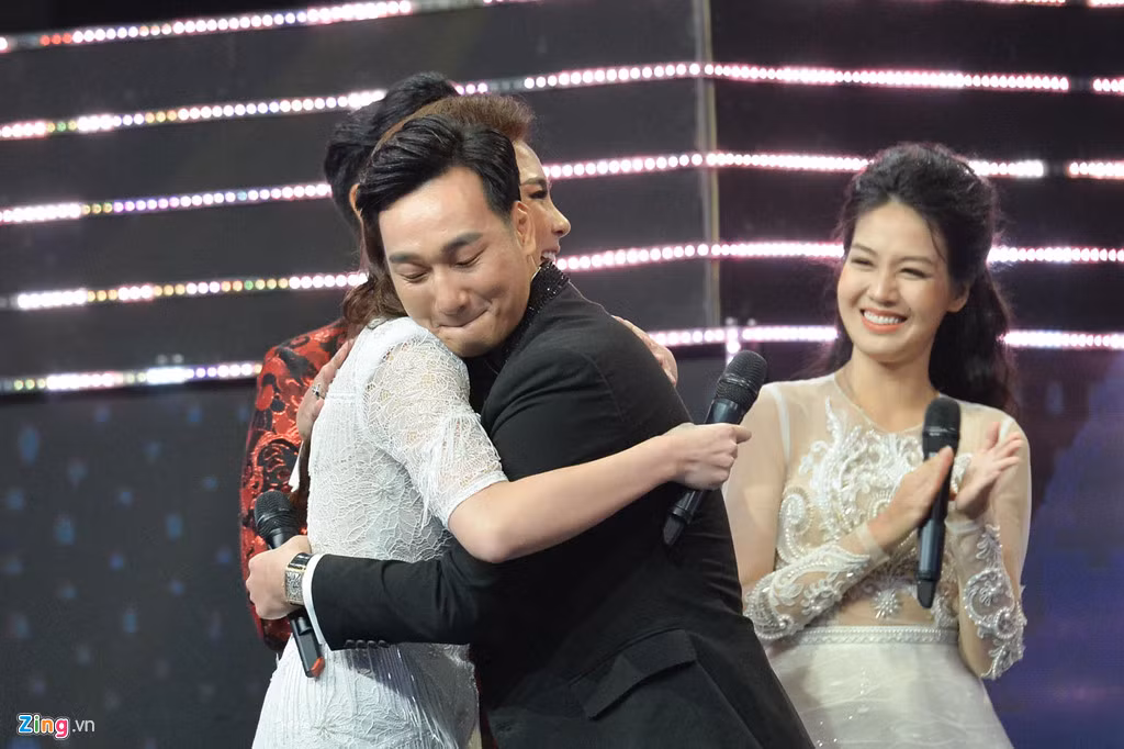 Trong lễ trao giải tối nay, MC Thành Trung chiến thắng ở hạng mục này. Đặc biệt, đây là lần thứ hai nam MC giành giải thưởng Dẫn chương trình ấn tượng, lần đầu tại VTV Awards 2017. Thành Trung là người dẫn chương trình biết biến hóa ở nhiều lĩnh vực của Đài truyền hình Việt Nam. Anh được biết đến với tư cách MC của Quý ông đại chiến, Không giới hạn - Sasuke Việt Nam.... Sau khi nhận giải, Thành Trung chia sẻ: "Những người đồng nghiệp của tôi cũng rất tài năng và chăm chỉ. Tuy nhiên, có lẽ tôi là người may mắn nhất".