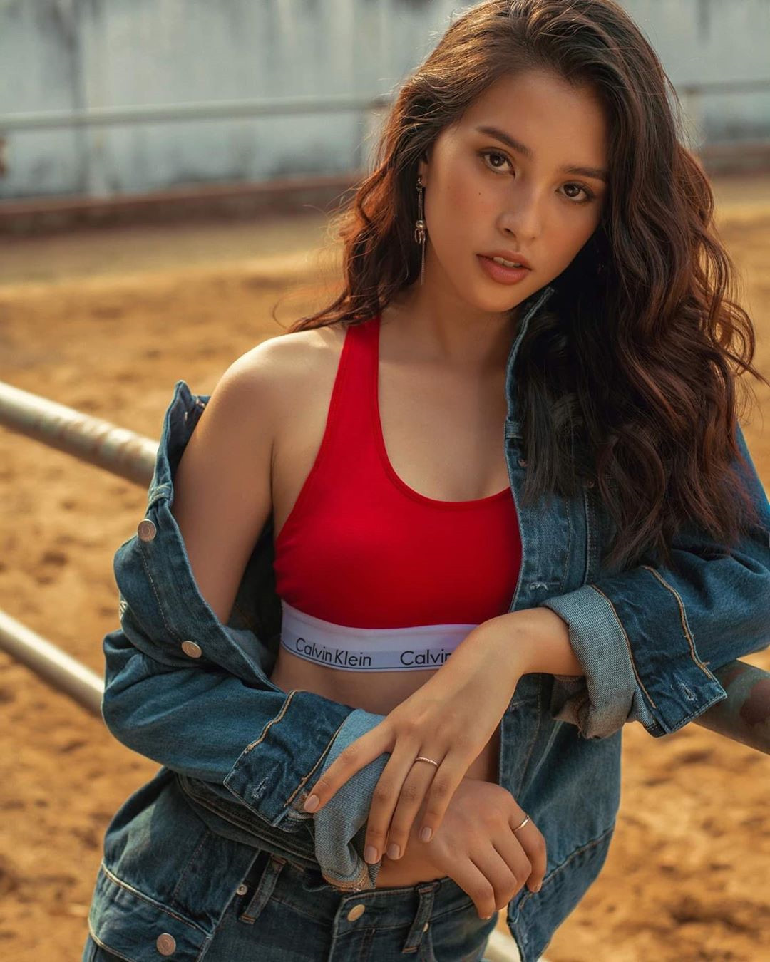 Vào dịp sinh nhật lần thứ 18, Tiểu Vy tâm sự: "Tuổi 18 của Vy có khá nhiều sự thay đổi, danh hiệu hoa hậu là bước ngoặt, một hành trang mới cho cuộc đời của mình. Chắc chắn đó là những thử thách, những khó khăn giúp cho mình hoàn thiện hơn và bản thân Vy sẽ không quên được trách nhiệm của một hoa hậu đối với cộng đồng".