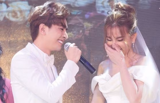 Chong tre kem 10 tuoi noi gi khien Thu Thuy bat khoc trong le cuoi