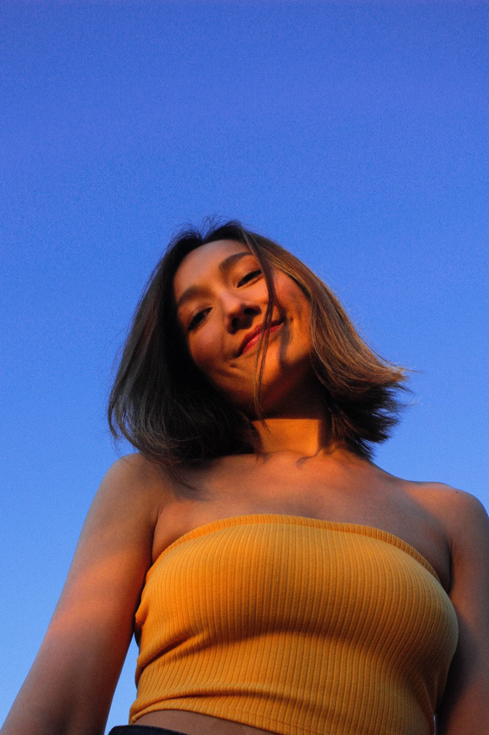 Anna Trương chia sẻ, khi gặp áp lực trong công việc, cô thường về nhà, không làm gì trong vài tiếng đồng hồ trước khi đi ngủ. Ngoài ra, cô cũng tập thiền, tập thể dục, chăm sóc sức khỏe cho bản thân.