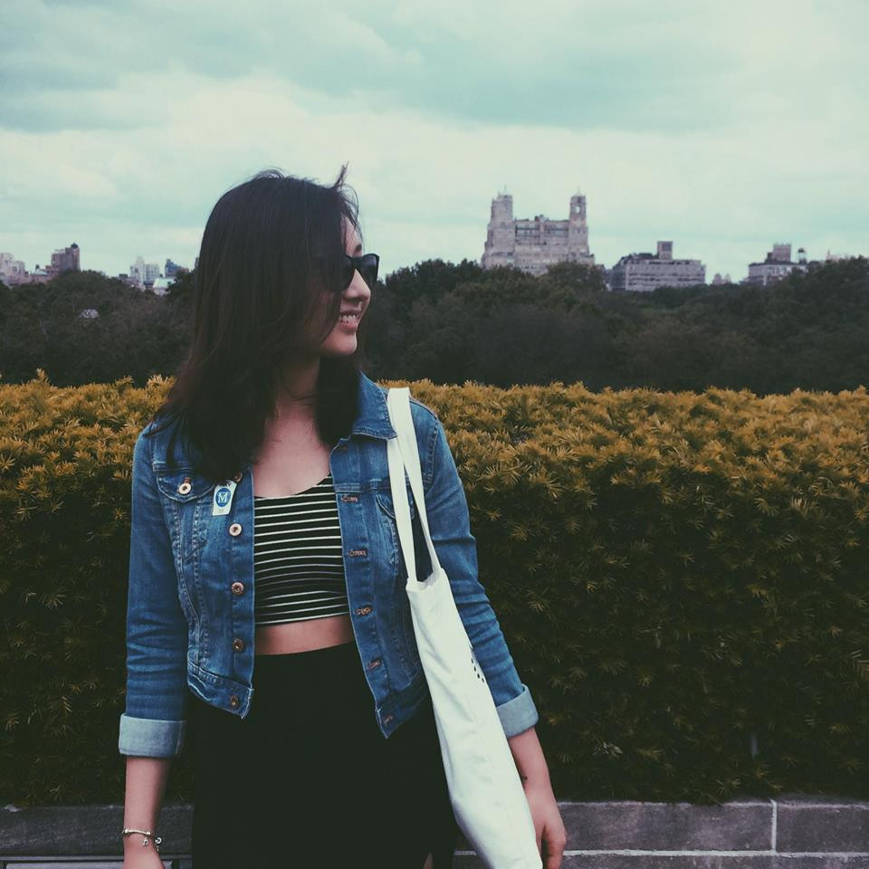 Khi còn ở Việt Nam, Anna Trương thỉnh thoảng vấn lên sân khấu biểu diễn với vai trò ca sĩ. Cô cũng cho ra một album nhạc riêng. Tuy nhiên, thời điểm đó, Anna nhận phải nhiều ý kiến trái chiều về giọng hát. Khi nhớ lại khoảng thời gian này, Anna Trương tâm sự: "Trước đây khi còn bé con tôi cũng tin vào những lời nói đó và cảm thấy rất tự ti. Còn bây giờ thì tôi không quan tâm đến những lời nói đó nữa vì tôi đã tìm thấy con đường của riêng mình. Tôi tự tin hơn rất nhiều và tôi tìm thấy những người luôn ủng hộ tôi và yêu giọng hát của tôi. Và tôi cũng nhận ra rằng mình không thể làm tất cả mọi người hài lòng được. Tất cả mọi người đều có khẩu vị riêng của mình".