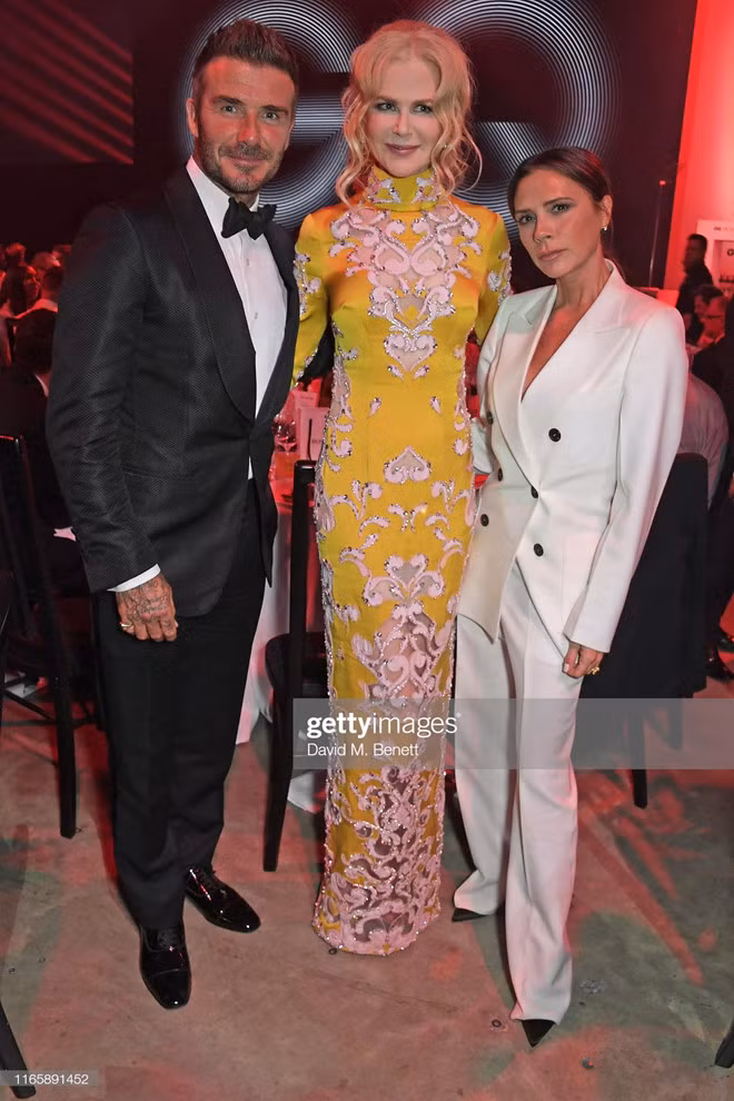 Mỹ nhân Aquaman hội ngộ vợ chồng David Beckham. Thời gian qua, vợ cũ Tom Cruise liên tục khiến người hâm mộ bất ngờ với những khoảnh khắc trẻ trung, cuốn hút dù đã bước sang tuổi 52.