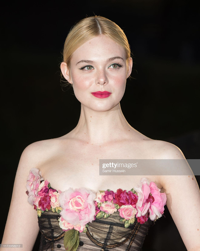 Sắp tới, khán giả sẽ gặp lại Fanning trong phần 2 của Maleficent, đóng cùng Angelina Jolie.