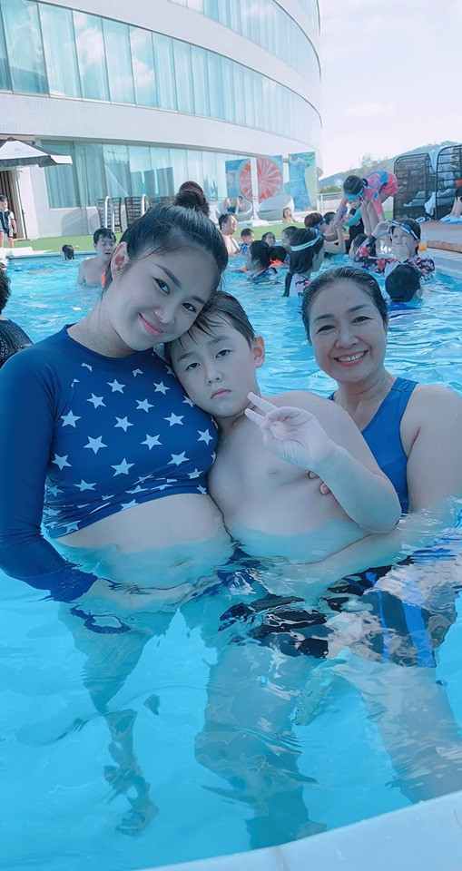 Lê Phương lại ghi dấu ấn với vai trò diễn viên ở trên cả sân khấu lẫn truyền hình. Năm vừa qua, nữ diễn viên gây sốt khi tham gia phim Gạo nếp gạo tẻ.