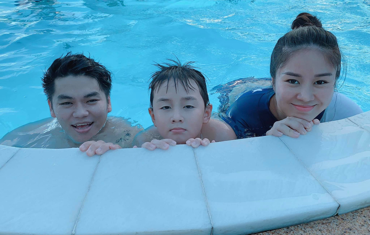 Về tình riêng, sau một lần đò, diễn viên Lê Phương đang hạnh phúc cùng chồng trẻ Trung Kiên chuẩn bị đón con gái chào đời.