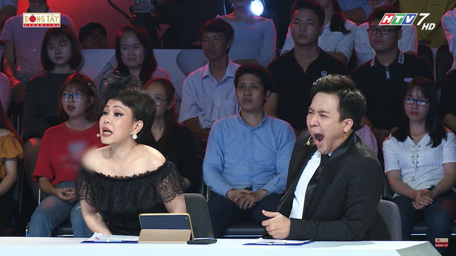 Nam MC thậm chí còn ngáp ngủ và sau đó mất hẳn năng lượng, không còn hào hứng như lúc trước. Nhiều khán giả đã nhận ra điều này và tỏ ra thương cảm cho Trấn Thành.