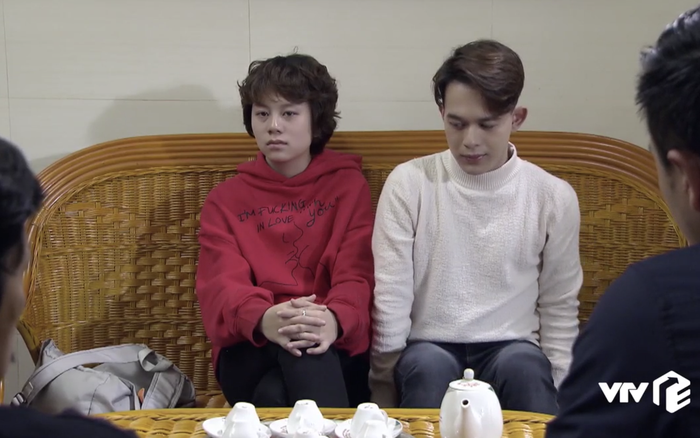 Nhân vật Dương trong phim còn được fan ghép đôi với Bảo (Quang Anh) - cậu bạn thân thiết. Ngoài đời, cả hai bị đồn hẹn hò vì có nhiều bức hình chụp chung tình cảm. Tuy nhiên cả hai đều chỉ coi nhau là bạn bè.