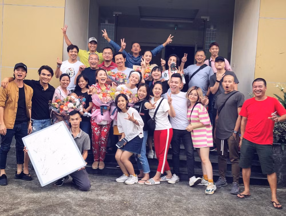 “Ve nha di con” dong may: Thu om con bo ve nha bo de-Hinh-2