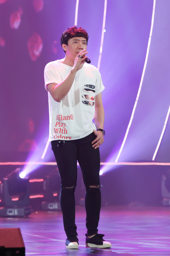 Trấn Thành và Hari Won sẽ thể hiện lại ca khúc gắn liền với chuyện tình của cả 2. Trước thắc mắc mini concert toàn khách mời nam, giọng ca Hương đêm bay xa lý giải: “Các ca sĩ tham gia gồm: Karik, Trịnh Thăng Bình, Park Jung Min hay một người ca hát không phải nghề như anh Thành thì tựu trung đều có phong cách khác nhau trong âm nhạc. Điều này chắc chắn phù hợp với một mini concert chú trọng về giọng hát, thay vì đầu tư vũ đạo, dàn dựng như nhiều người vẫn thường hình dung về một show diễn của ca sĩ”.