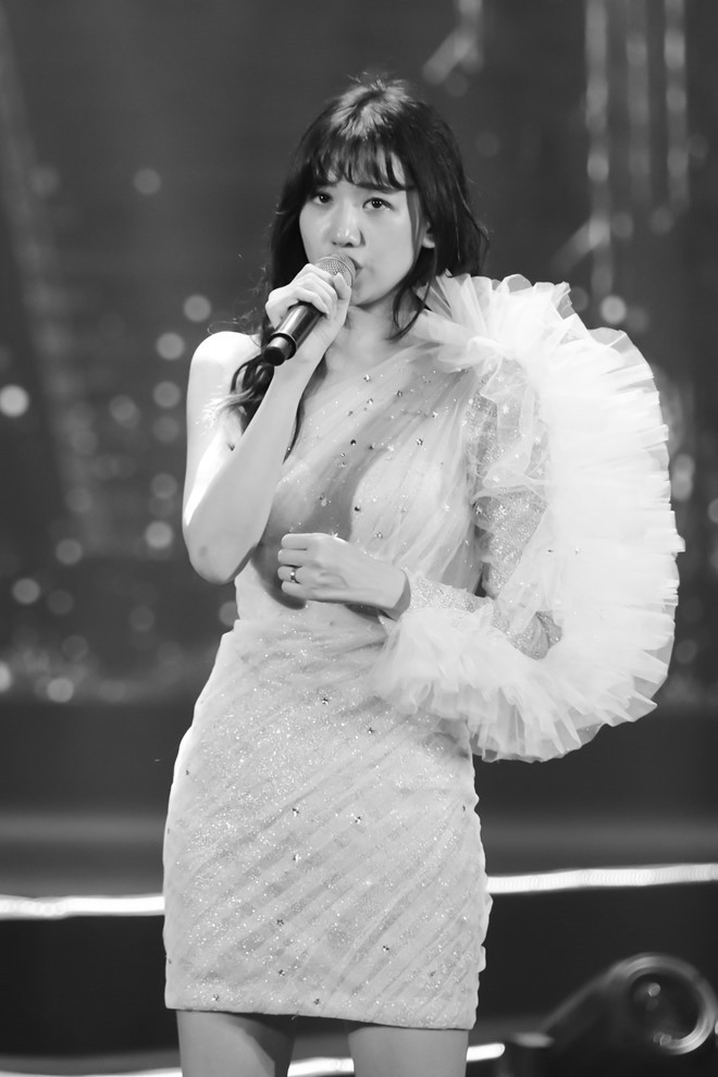 Đêm nhạc có sự góp mặt của 4 khách mời nam gồm Trấn Thành, Karik, Trịnh Thăng Bình và Park Jung Min.