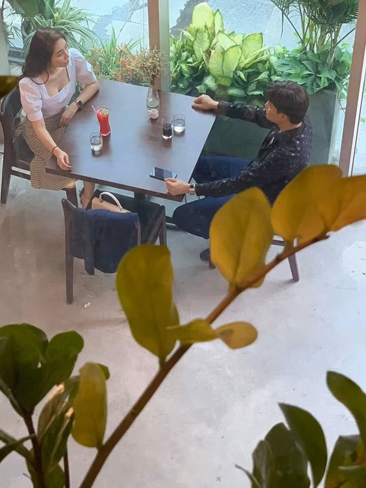 Khán giả đoán rằng, Vũ lại "chán cơm" và "thèm ăn phở".