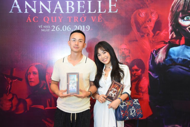 “Trai hu cua Ve nha di con” lan dau cong khai ban gai xinh dep