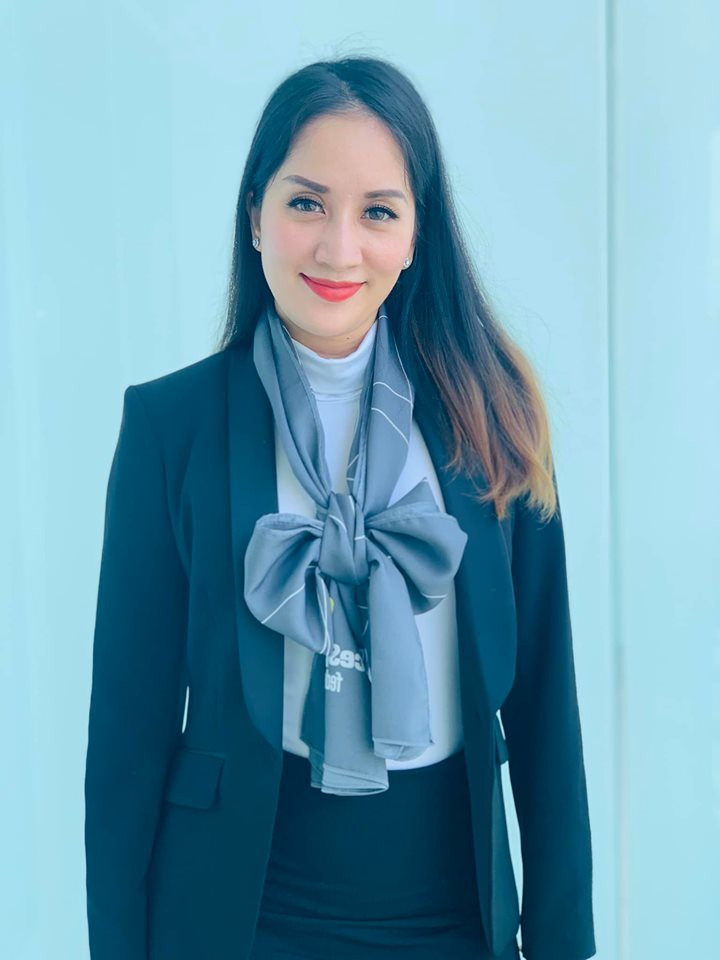 Khanh Thi bi lua tien o Nga, that lac 4 vali hanh ly