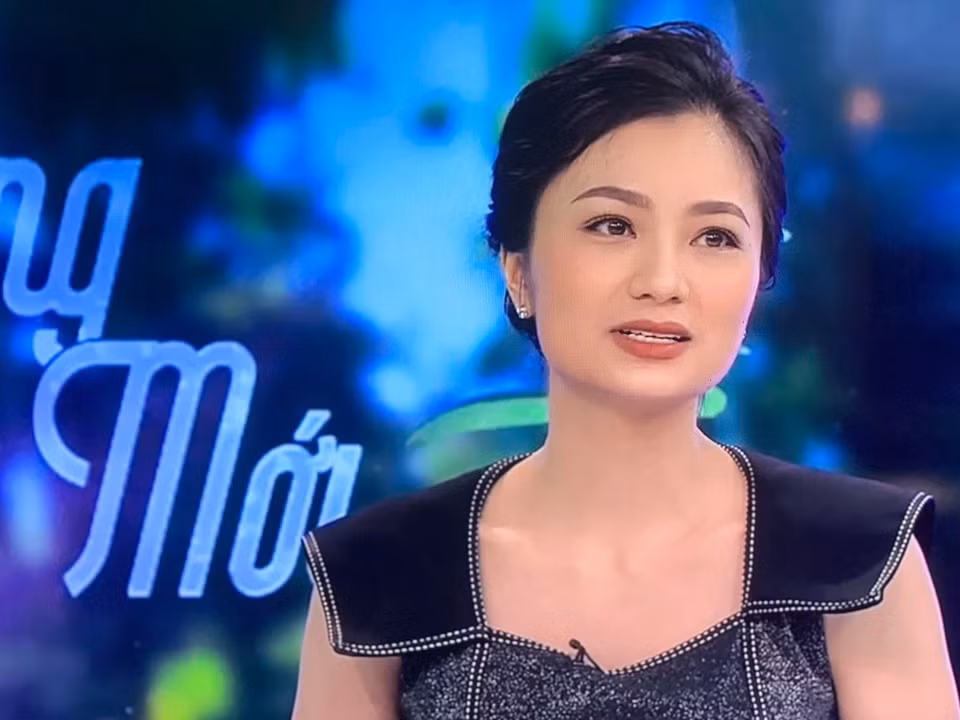 Diệu Hương chia sẻ trong chương trình "Sống mới" rằng cảnh quay San bị mẹ chồng tát trong phim 'Hoa Hồng trên ngực trái' dù có kỹ thuật diễn hỗ trợ nhưng hầu hết là bị đánh thật và cô khá đau.