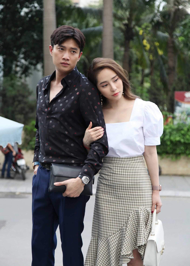 Quỳnh Nga và Quốc Trường trong phim "Về nhà đi con".