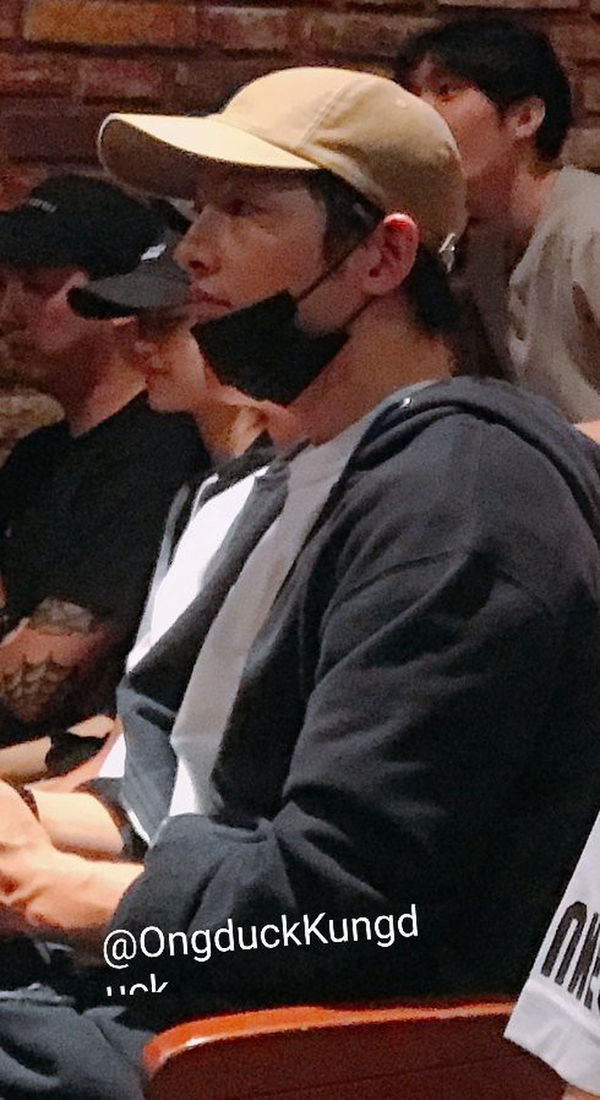 Theo báo cáo từ ngành công nghiệp điện ảnh vào chiều tối ngày 04/07 vừa qua, Song Joong Ki và các diễn viên đã bắt đầu lịch trình quay Lightning Ship vào ngày 03/07. Phim thuộc thể loại khoa học viễn tưởng lấy bối cảnh vũ trụ. Trong đó, Song Joong Ki đảm nhận vai phi công trẻ Tae Ho, anh sống trong hoàn cảnh nghèo túng và làm tất cả mọi thứ để kiếm tiền trang trải cuộc sống mưu sinh. Trong ảnh, Song Joong Ki ngồi kế Kim Tae Ri.