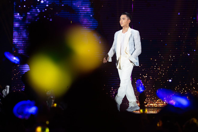 Viet Tu tiet lo Son Tung M-TP se som nhan cat-se ty dong