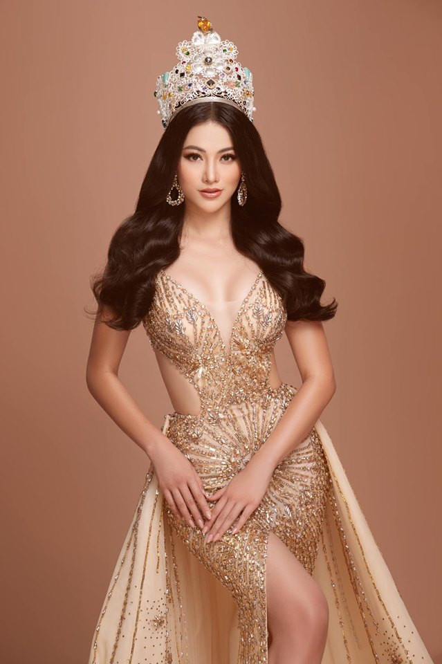 Cùng với lời tố, Ngân 98 còn tung bằng chứng là ảnh chụp biên lai chuyển tiền, đoạn tin nhắn trao đổi về khoản nợ và lời hứa hẹn trả sớm được cho là của Phương Khánh.