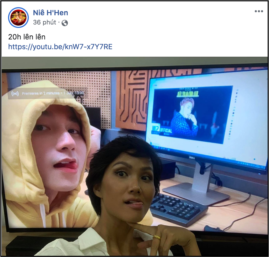 Sơn Tùng M-TP khiến hàng triệu khán giả "điêu đứng" vì MV mới. Không riêng gì khán giả, loạt sao Việt thích thú chia sẻ MV mới của Sơn Tùng về trang cá nhân của mình. Hoa hậu H'Hen Niê chờ đợi MV của Sơn Tùng từ trước khi ra mắt.