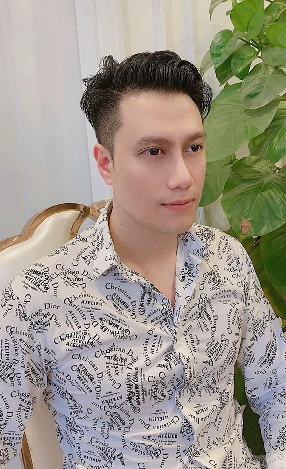 Trước đó, Quế Vân (người đưa Việt Anh sang Hàn 'dao kéo') từng chia sẻ rằng phải mất 3 tháng thì gương mặt của Việt Anh mới trông tự nhiên.