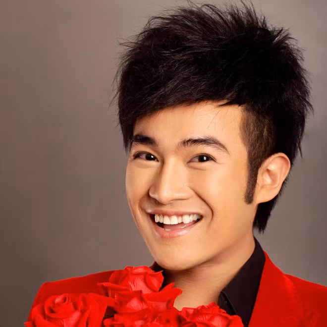 Bài hát là bản ballad buồn, được nam ca sĩ đánh giá là khiến nhiều người đồng cảm ngay lần đầu nghe. Đây là sản phẩm đầu tiên sau nhiều năm vắng bóng của nam ca sĩ. Tuy nhiên, hiệu ứng của ca khúc không nổi bật. Sau đó, Minh Quân cũng gần như vắng bóng khỏi thị trường âm nhạc.