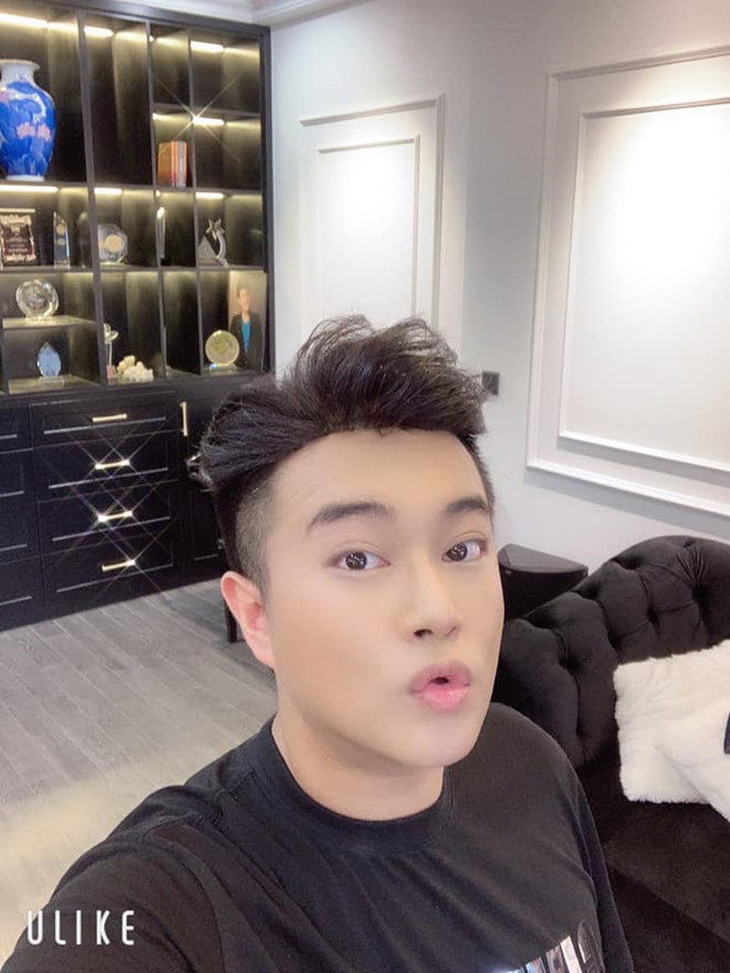 Chương trình Táo Quân - nơi Minh Quân đảm nhận vai Thiên Lôi - là những lần hiếm hoi khán giả thấy anh trên sóng truyền hình.