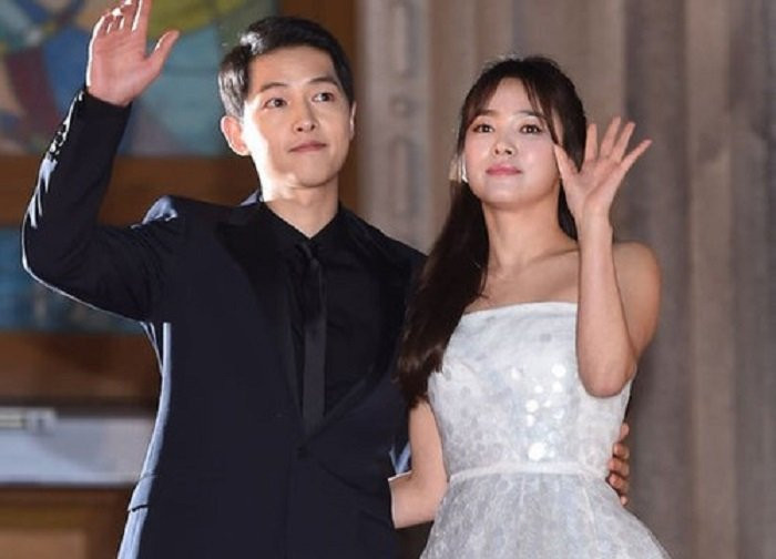 Bo Song Joong Ki soc vi con trai ly hon Song Hye Kyo-Hinh-2