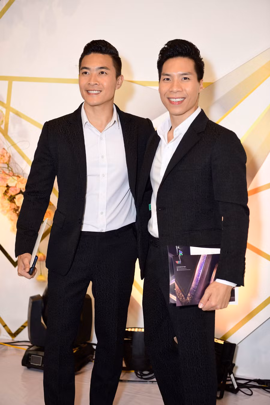 Nghệ sĩ xiếc Quốc Cơ, Quốc Nghiệp.