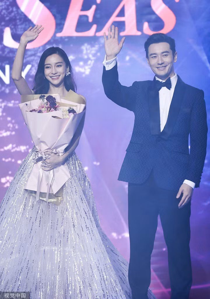 Huynh Hieu Minh - Angelababy ne nhau o san bay giua tin don ly hon-Hinh-3