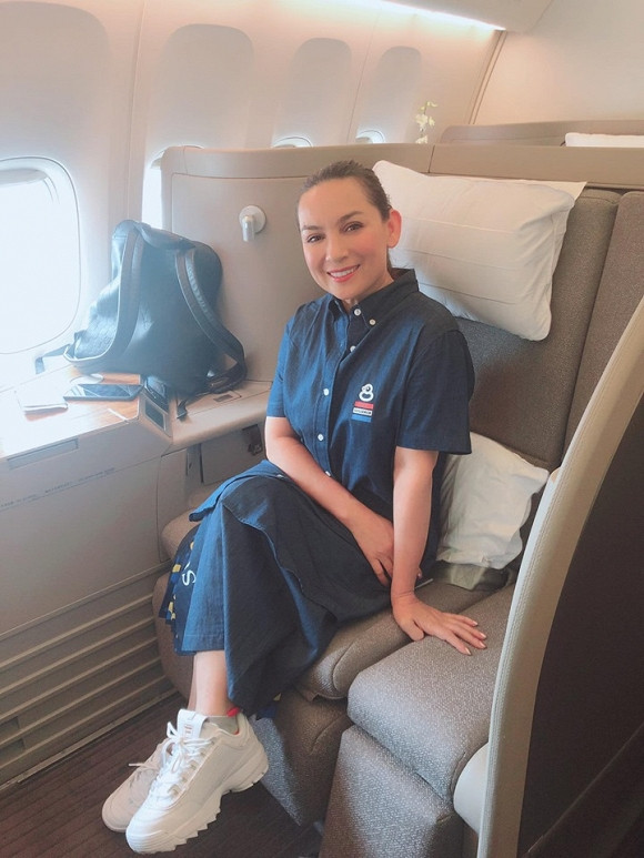 Ở tuổi 47, ca sĩ Phi Nhung vẫn miệt mài đi hát. Không chỉ đắt show ở hải ngoại mà nữ ca sĩ còn nhận được nhiều lời mời hát trong nước, tham gia gameshow.