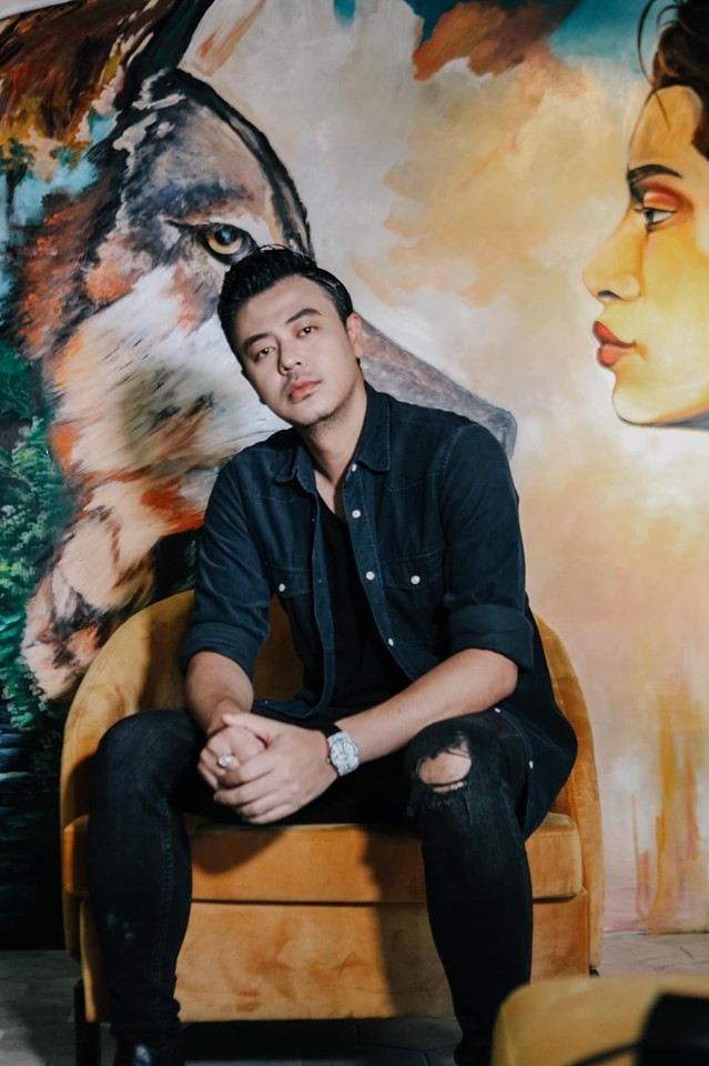 'Về nhà đi con' đánh dấu sự trở lại màn ảnh của cựu MC Chiếc nón kỳ diệu sau 9 năm kể từ 'Tóc rối'.