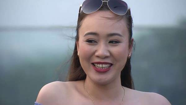 Co gai chui xoi xa Nha trong 