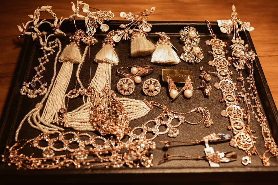 Loạt trang sức kim cương gia đình vị tỷ phú chuẩn bị cho Lý Nhã Kỳ.