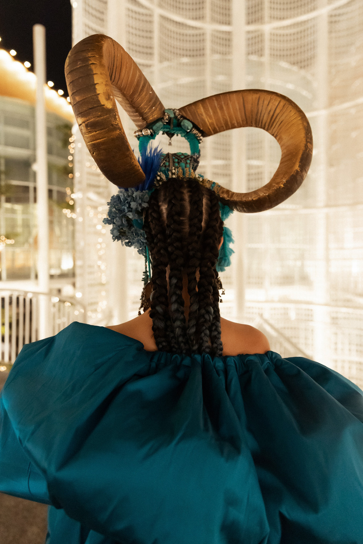 Vũ Ngọc Anh khá chăm chút cho mỗi lần xuất hiện trước công chúng. Nổi tiếng với hình tượng gợi cảm, Vũ Ngọc Anh được fan dành tặng nhiều danh hiệu như "bông hồng quyến rũ", "quả bom sexy" hay biệt danh gắn liền với vai diễn thành công - "nàng Quyên", trong phim "Quyên", mà cô đóng cặp với Trần Bảo Sơn.