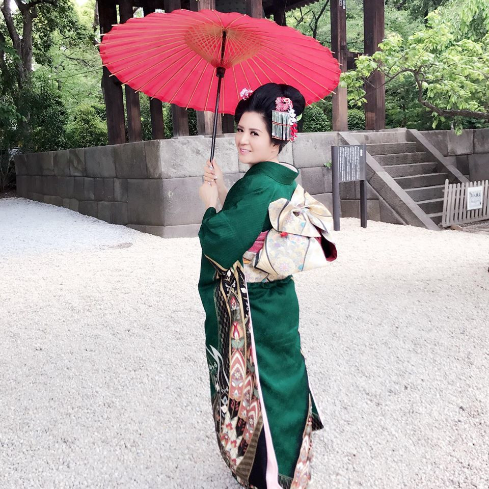 Cô cũng có những chuyến đi vừa kết hợp công việc vừa để xả hơi. Trong ảnh là Đinh Hiền Anh trong một chuyến đi tại Nhật.