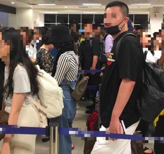 Trieu Le Dinh bo pho sau on ao hon nhan voi Phung Thieu Phong